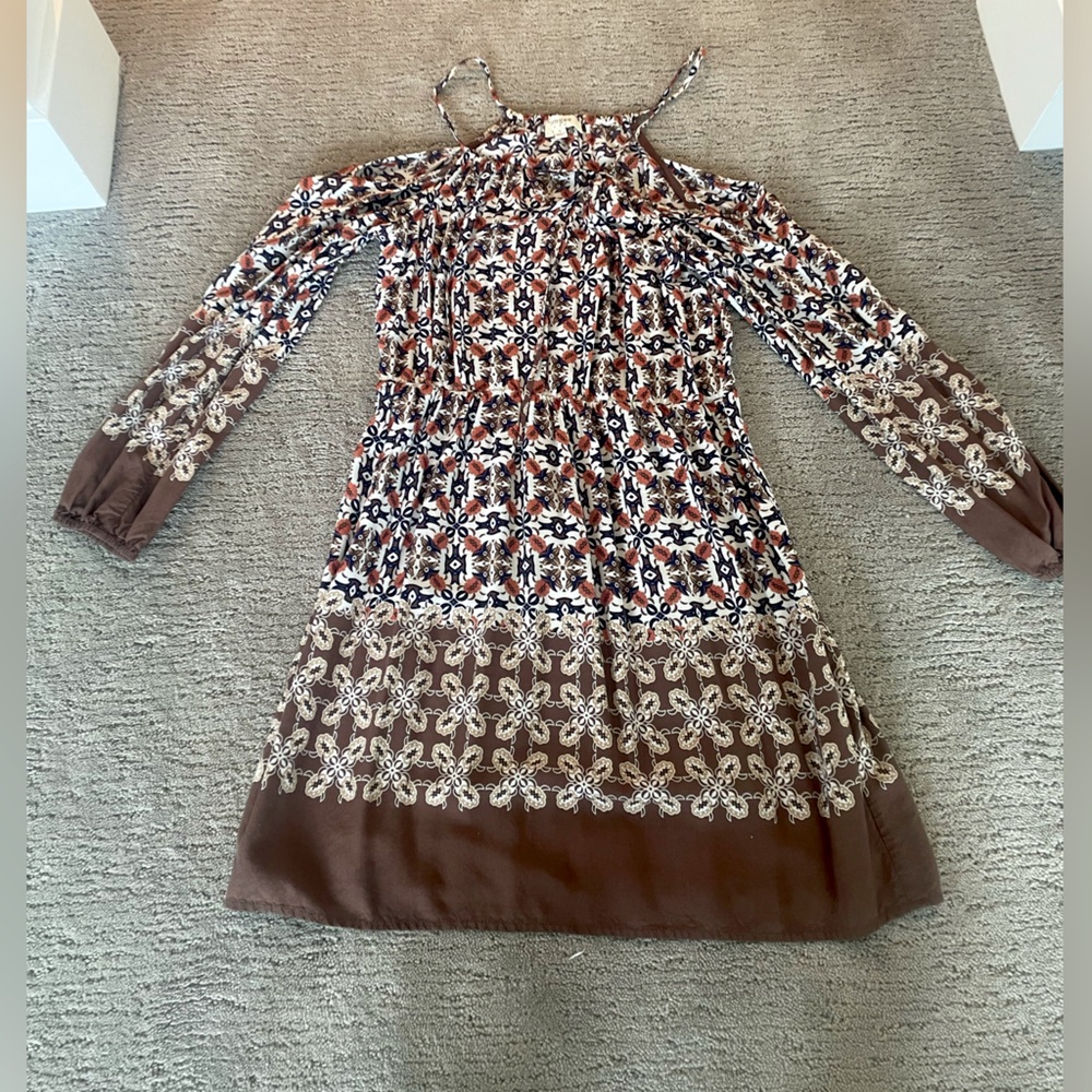 Off the shoulder, 70’s style dress